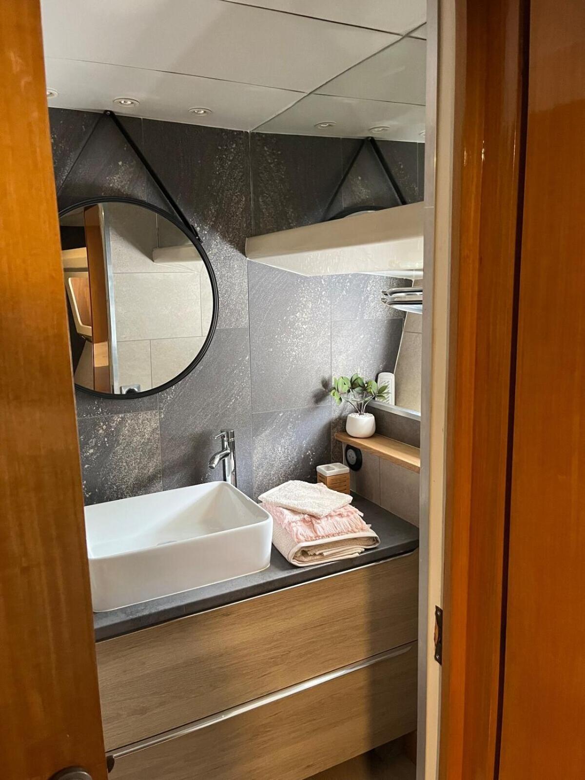 Hotel Yacht Aquamarina Vieux Port La Rochelle à La Rochelle  Extérieur photo