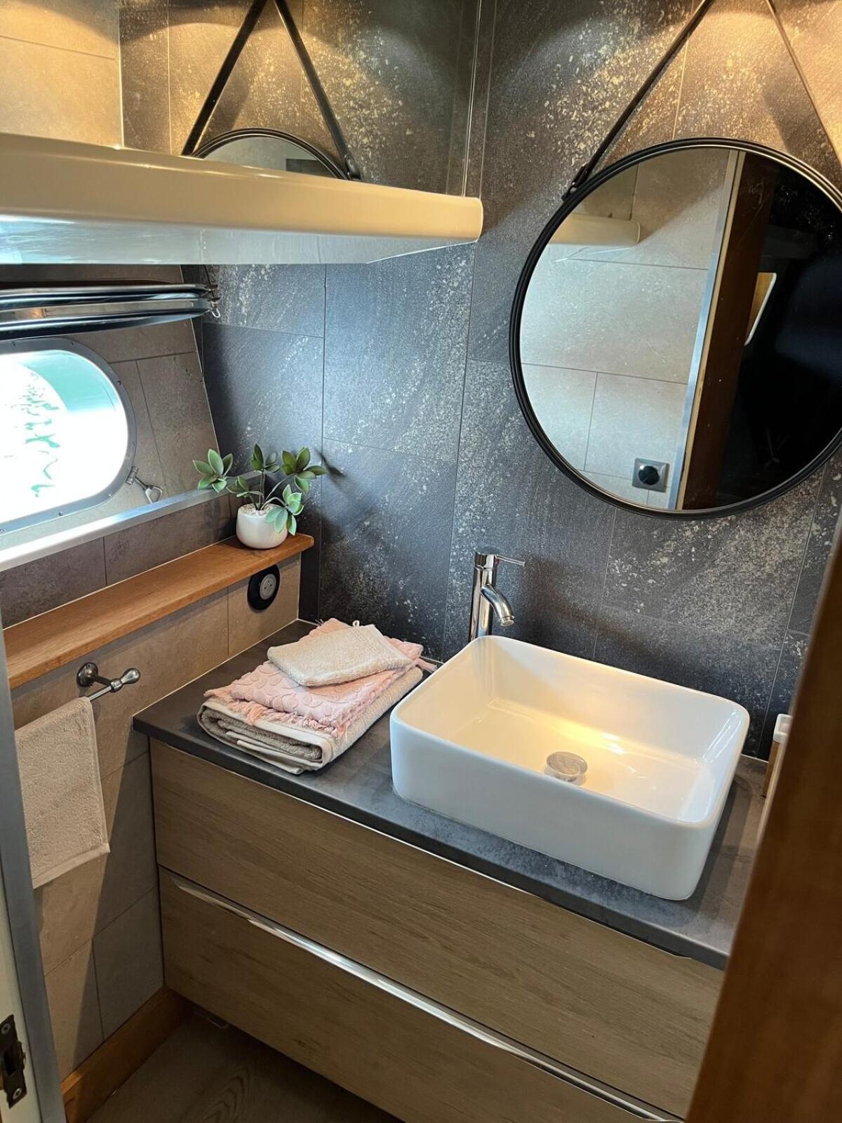 Hotel Yacht Aquamarina Vieux Port La Rochelle à La Rochelle  Extérieur photo
