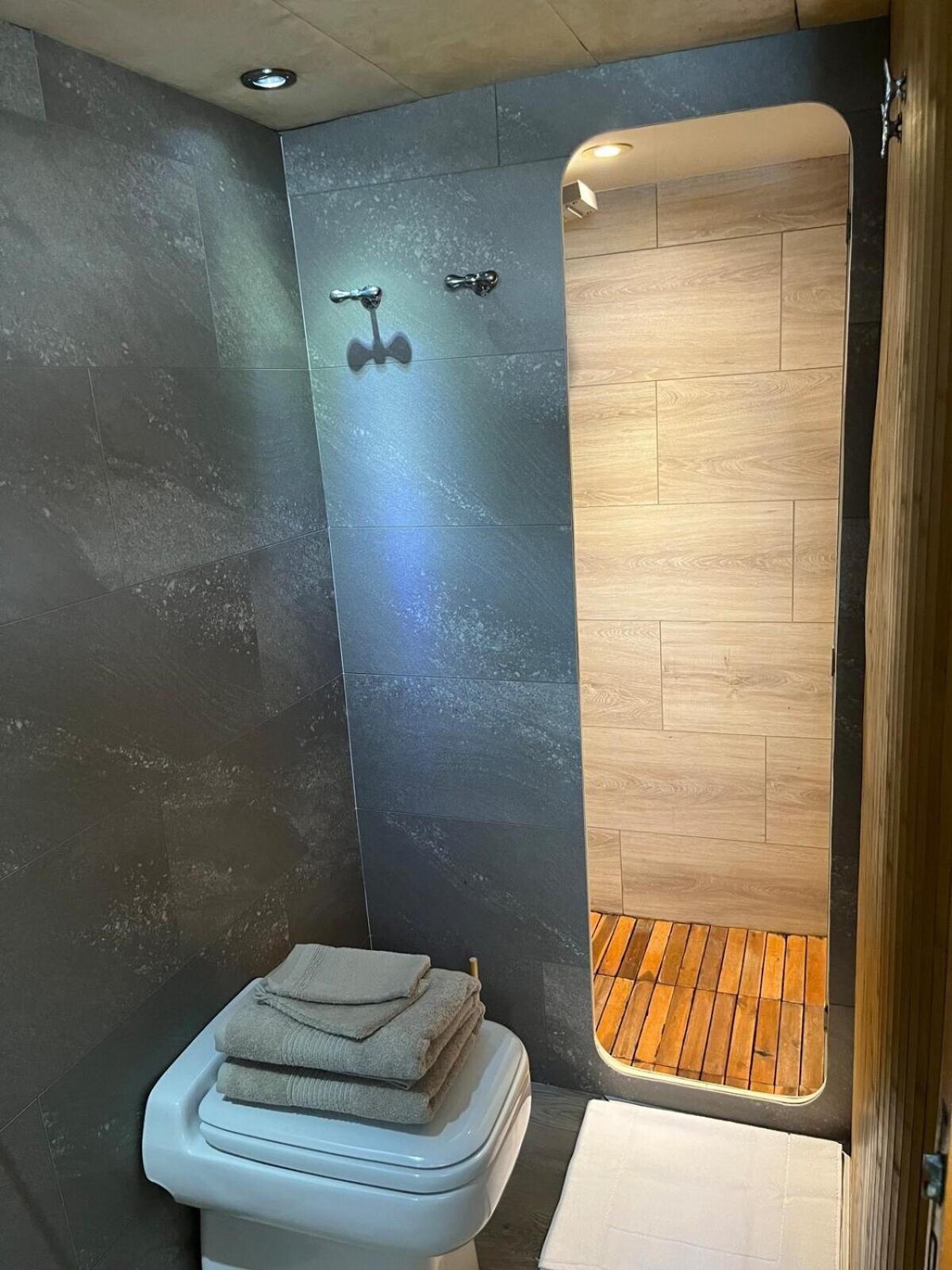 Hotel Yacht Aquamarina Vieux Port La Rochelle à La Rochelle  Extérieur photo
