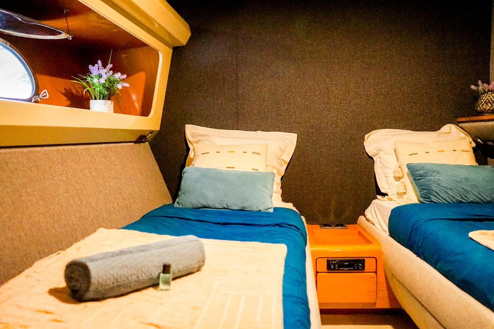 Hotel Yacht Aquamarina Vieux Port La Rochelle à La Rochelle  Extérieur photo