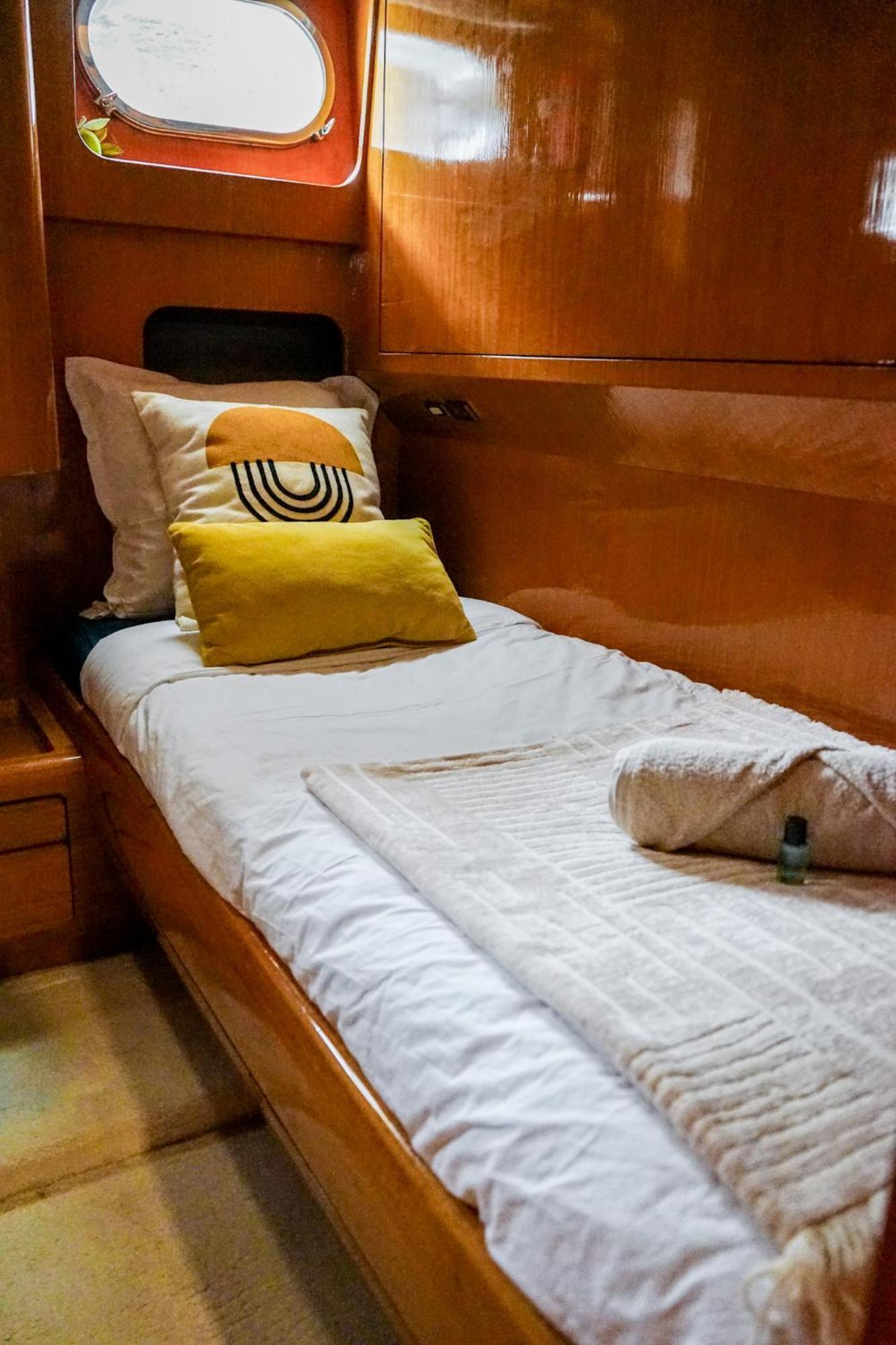 Hotel Yacht Aquamarina Vieux Port La Rochelle à La Rochelle  Extérieur photo